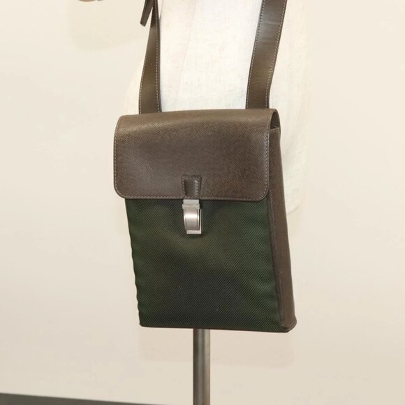 LOUIS VUITTON Taiga Saratov PM Shoulder Bag Grizzly M30898 LV Auth 129021 - Picture 3 of 16